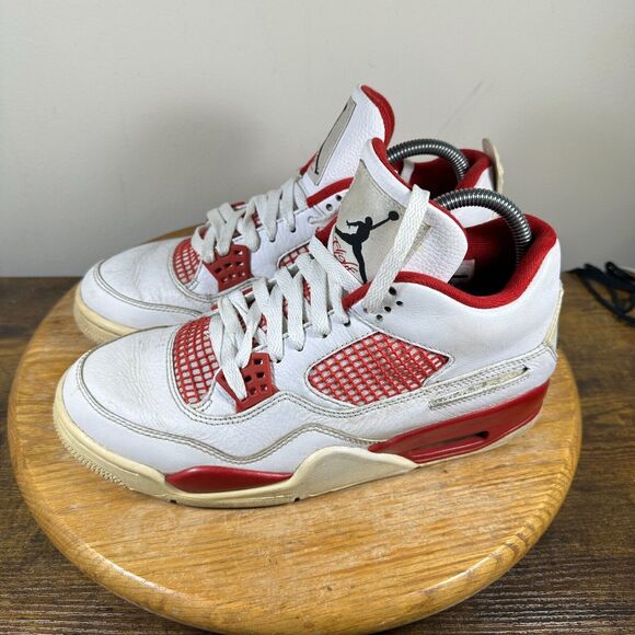 Athletic_Shoes